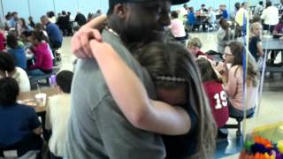 Step-dad surprising daughter at school lunch