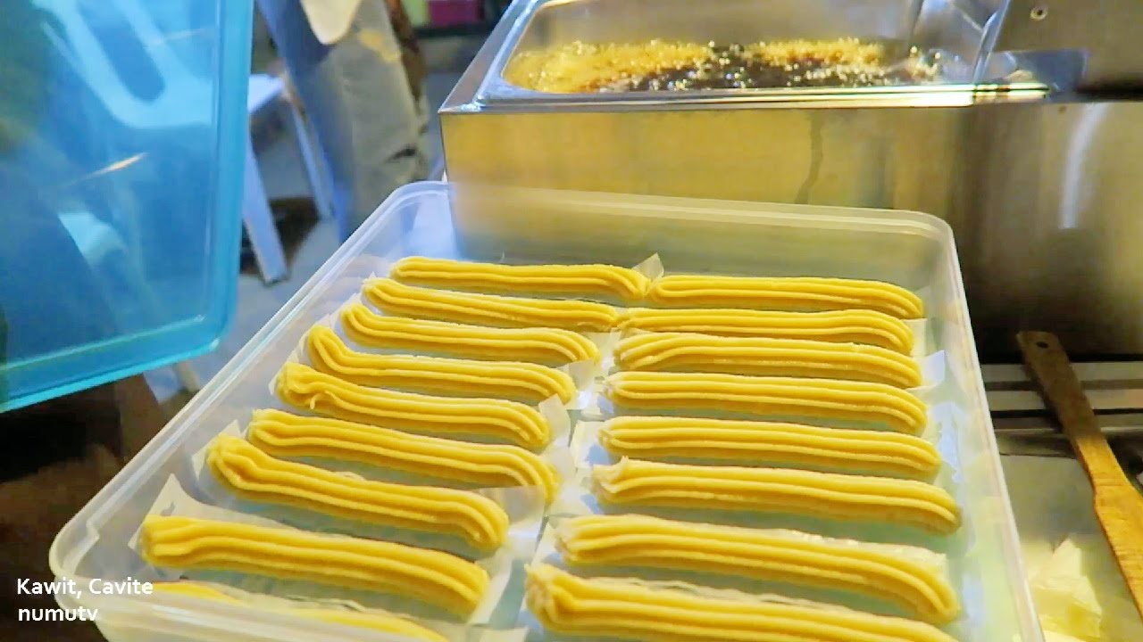 CHURROS (HOT and FRESH!) | Street Food You Can Try in the Philippines