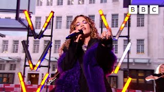 Rita Ora performs Don't Think Twice [Live] | The One Show - BBC Resimi