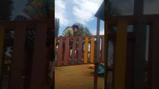 brincando no parquinho com manu kkkk
