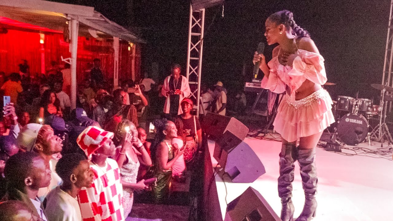 Yammi Apiga Show Mbaya Mbele ya Nandy Akasiriksa Vibaya Sana Jana Kidimbwi