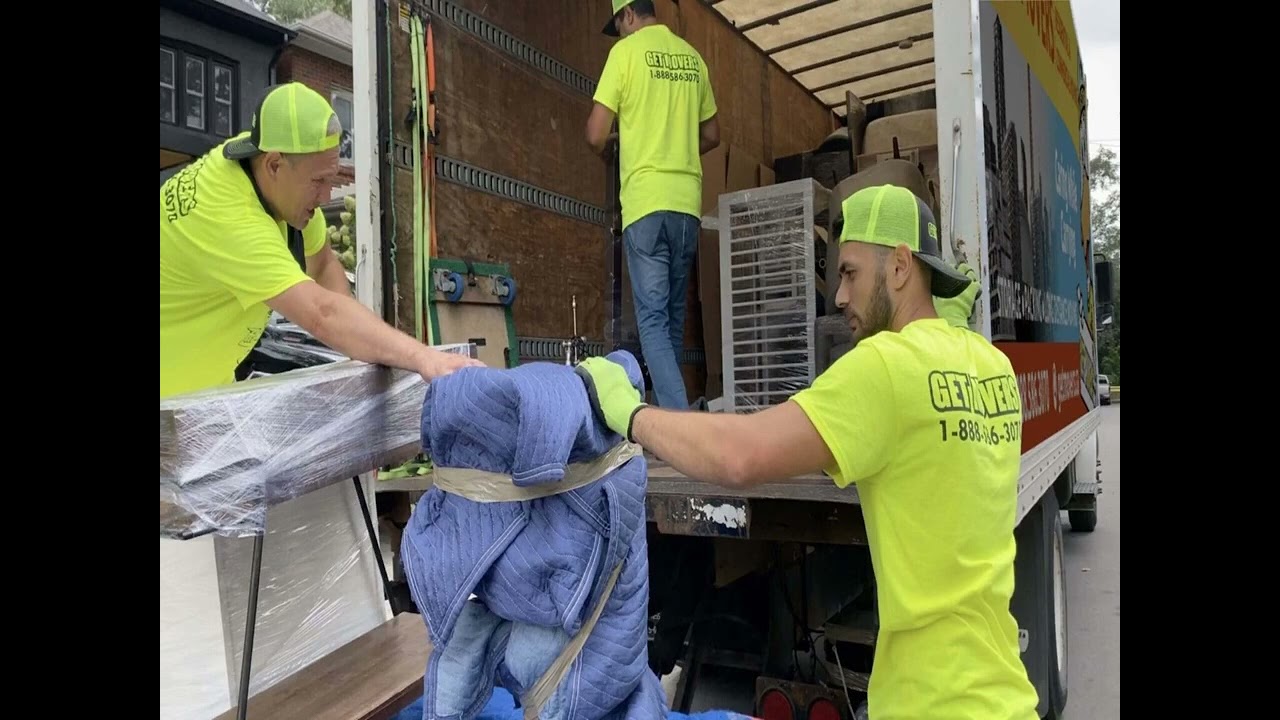 ⁣Get Movers : #1 Moving Company in Oakville, ON | 647-499-1080