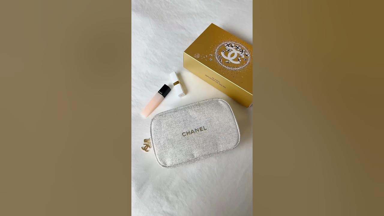 unboxing the chanel 2023 holiday makeup bag set #unboxing #chanel 