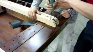 20090402 GH Benchwright dining table How to change the wood slides part 2