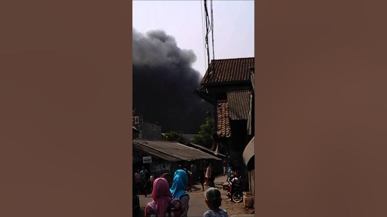 Kebakaran Pabrik KMK