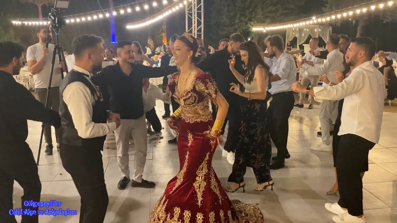 Gökçeşmeliler Gelin hanım ve  Damat beyden müthiş performans