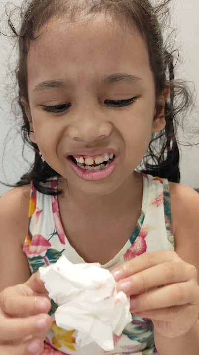 Giginya kak Lea berdarah #lucu #funny #jalanjalan