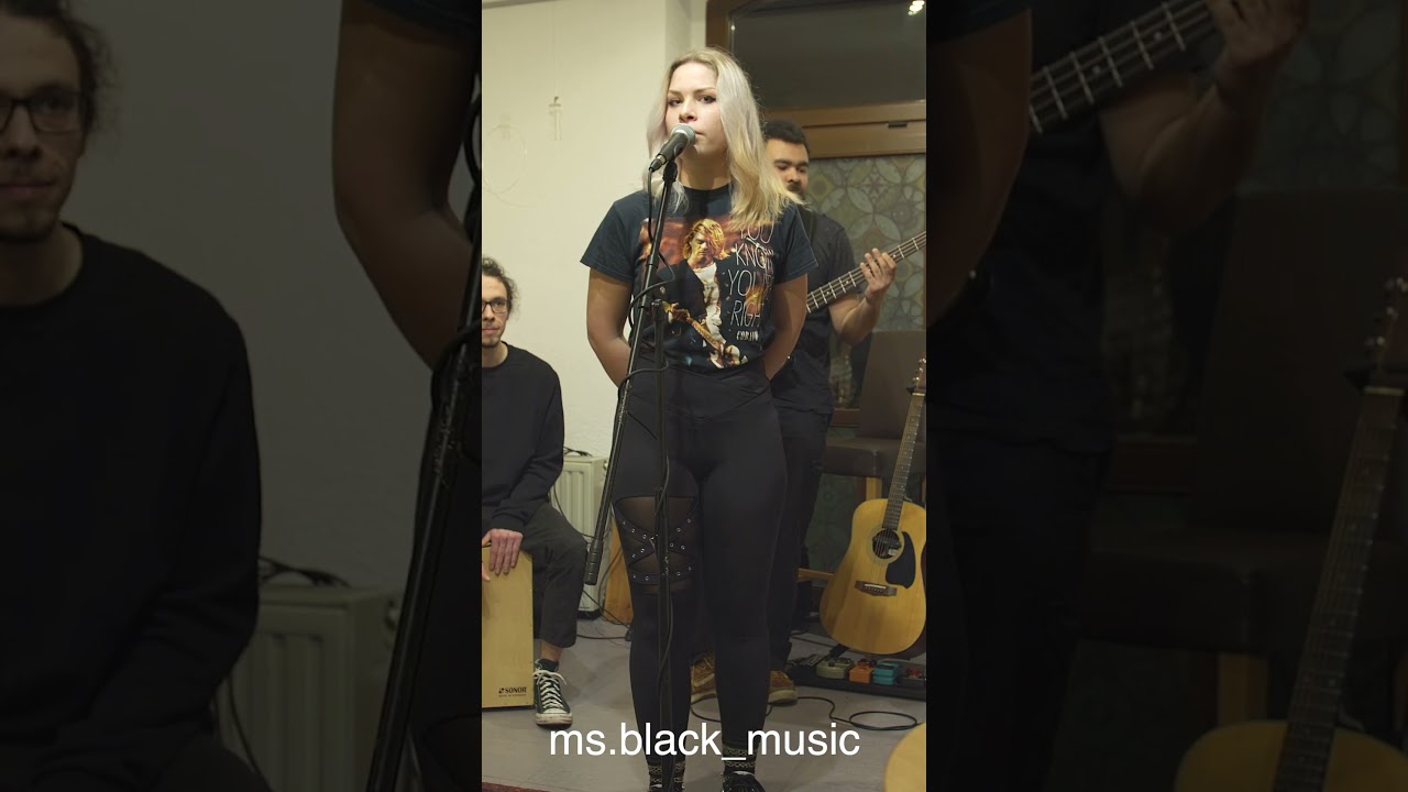 1st Performance: Exzerpt from "Louisiana Blues" - Ms. Black & Band      