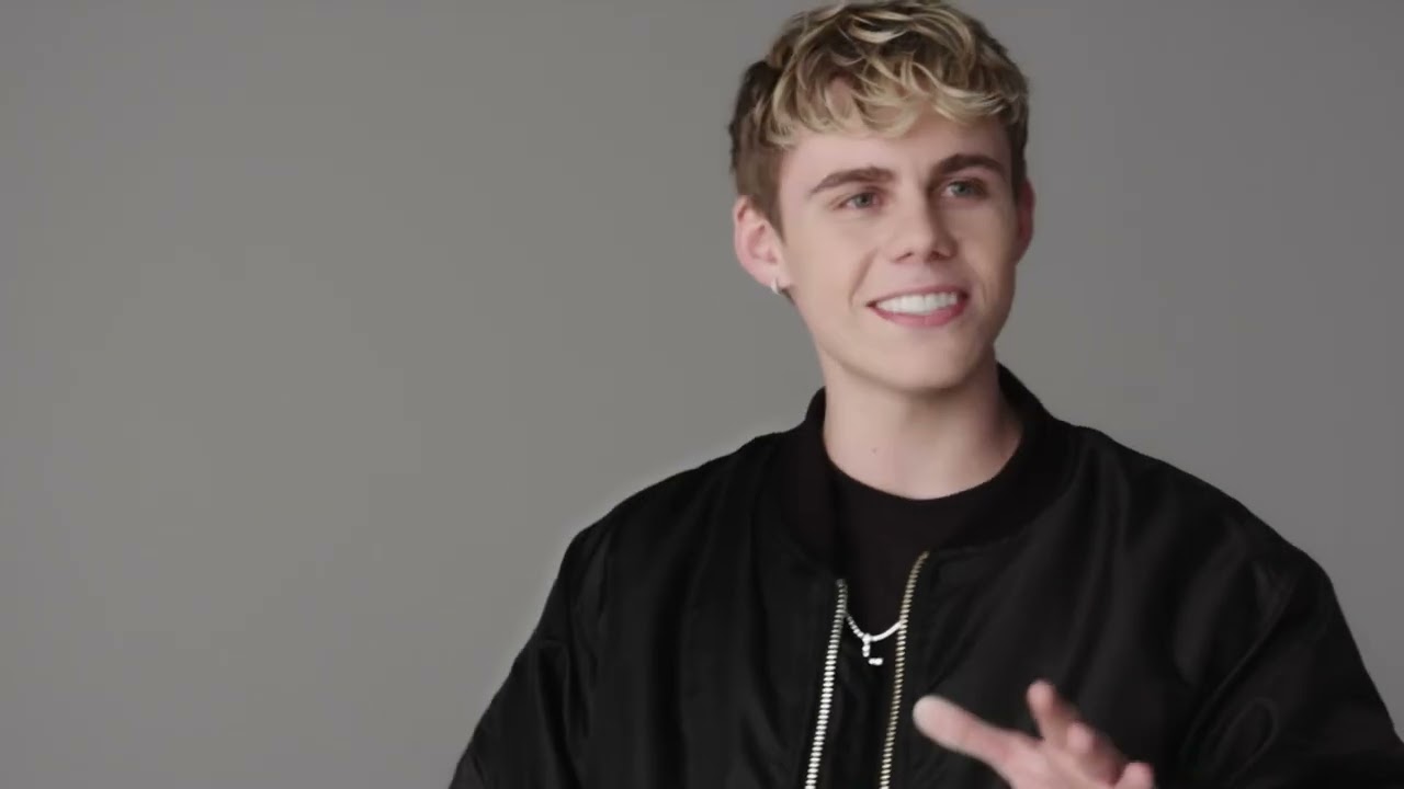 video MYSLF Le Parfum de Yves Saint Laurent