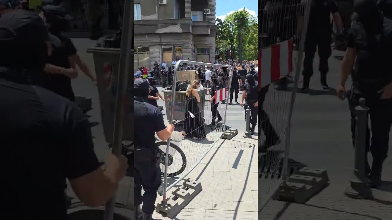 Земун: ПОЛИЦИЈИ "ЋАЦИ, ЋАЦИ..."