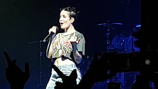 HALSEY talks and sings 