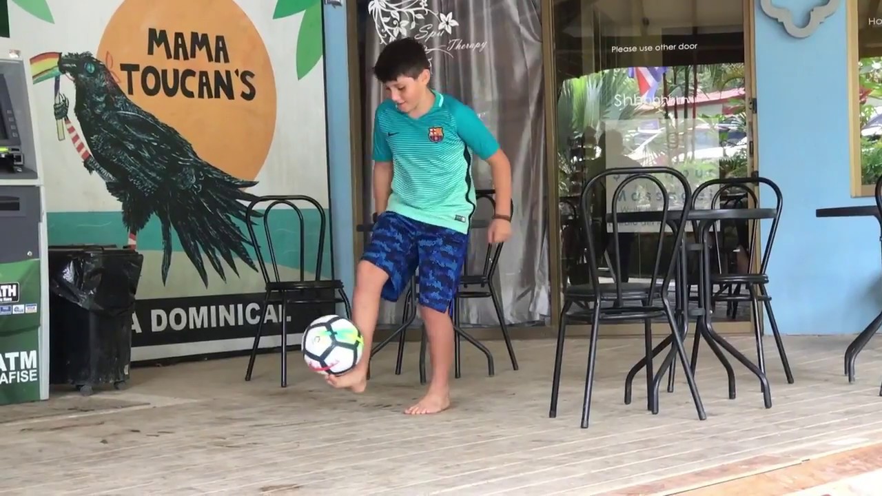 soccer manager Antes Mehengue - Juggling in Costa Rica