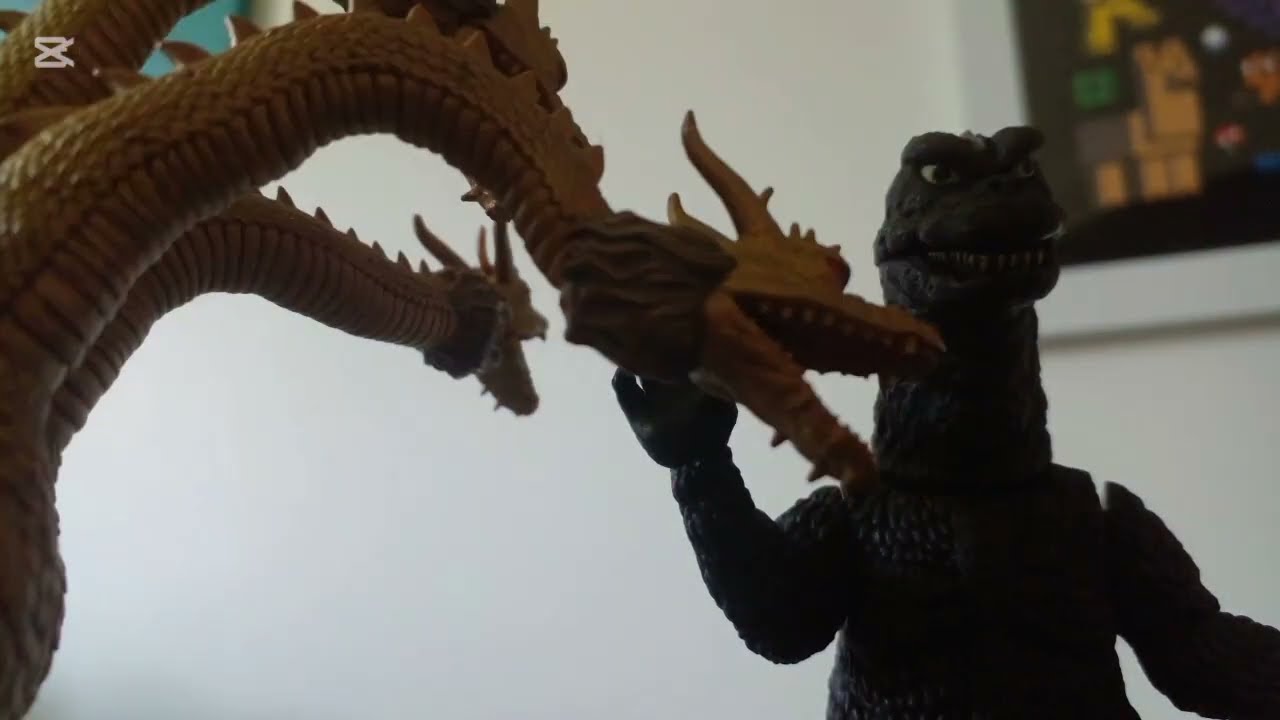 Godzilla vs King Ghidorah stop motion battle