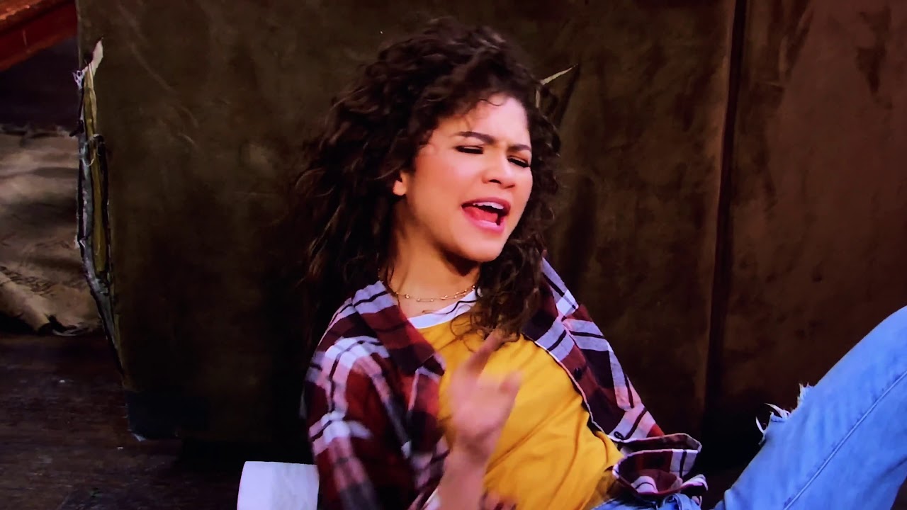 Zendaya vs China Anne McClain