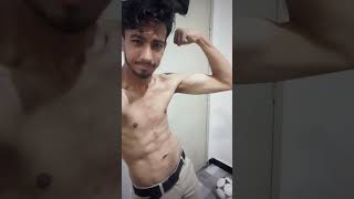 Abs Check, Biceps Check! #flexing #bodydevelopment #gymbro #muscles #gymlife #abs #gymlover