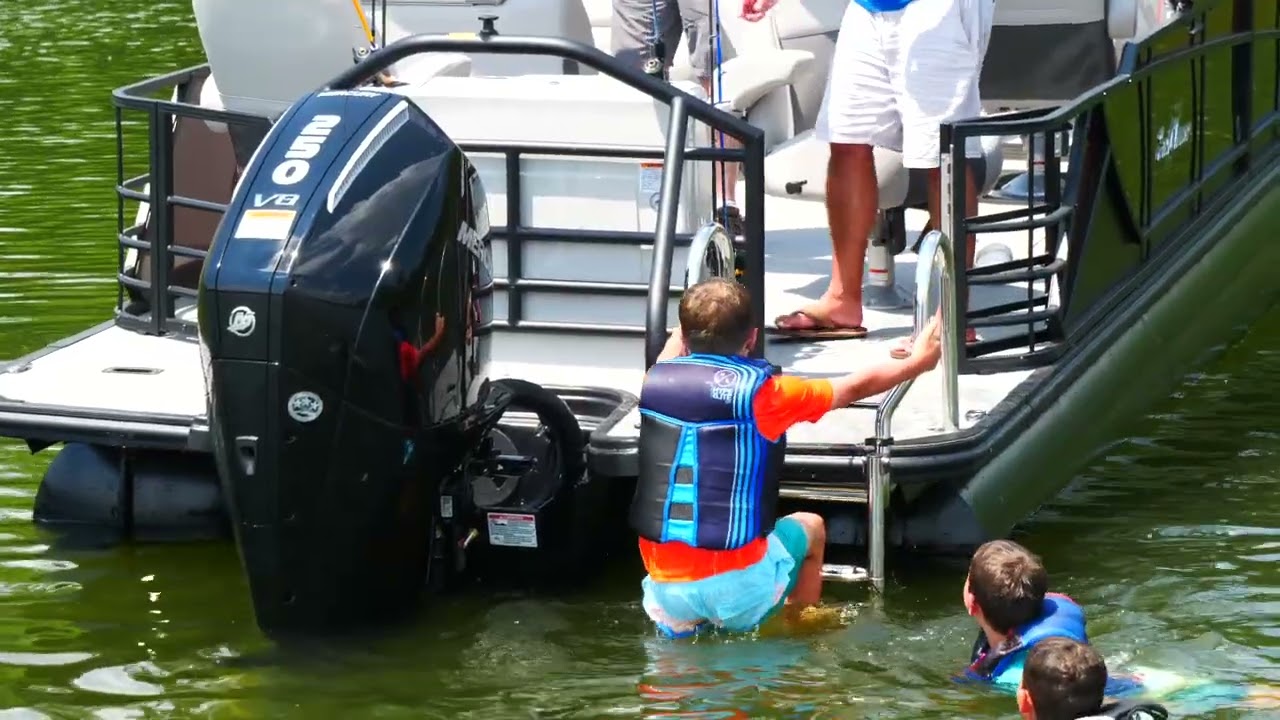 Sunchaser Eclipse 23 Fish