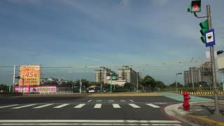 新北捷運 淡海輕軌 路面列車通過 Danhai LRT