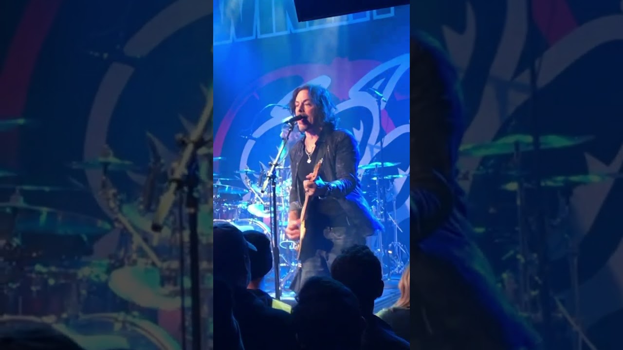 The Winery Dogs – Breakthrough (Live from The Fine Line Music Cafe in Minneapolis) #livemusic #rock The Winery Dogs – Breakthrough (Live from The Fine Line Music Cafe in Minneapolis) #livemusic #rock