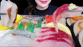 Çiğ Balık Yeme Gösterisi Çeşitli Sashimi Mukbang Deniz Ürünleri Yeme Sesleri Gerçek Sesler