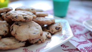 Classic chocolate chip cookies made with your favourite gluten free
flour blend. no compromises here, these are sure to satisfy! full
recipe: http://...