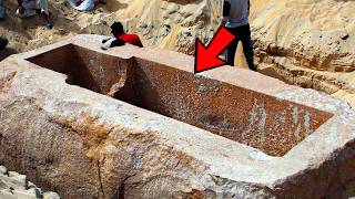 15 Ancient Artifacts Found in 2025 That Shouldn’t EXIST
