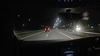 Melihat langsung kecepatan mobil berjalan di tol pada malam hari
