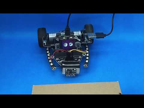 Adafruit CLUE nRF52840 & CircuitPython - Autonomous robot