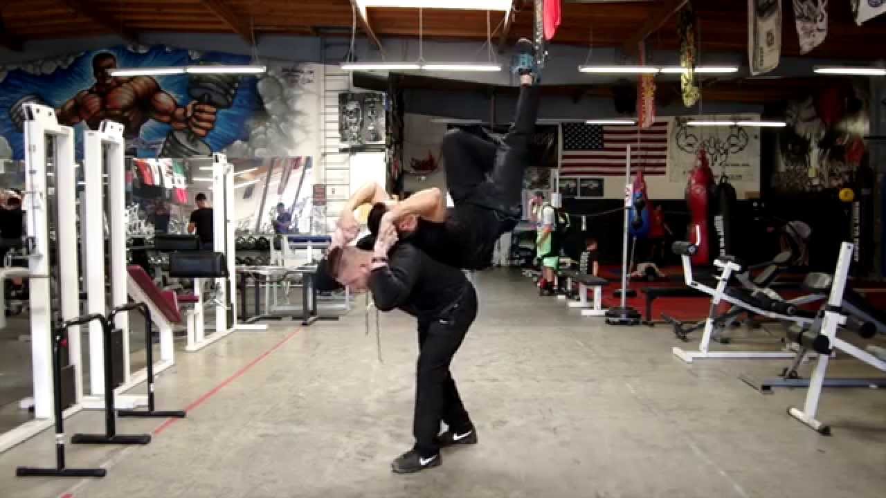 Incredible Bodyweight Fitness Motivation | FIT2FLY at Metroflex Gym