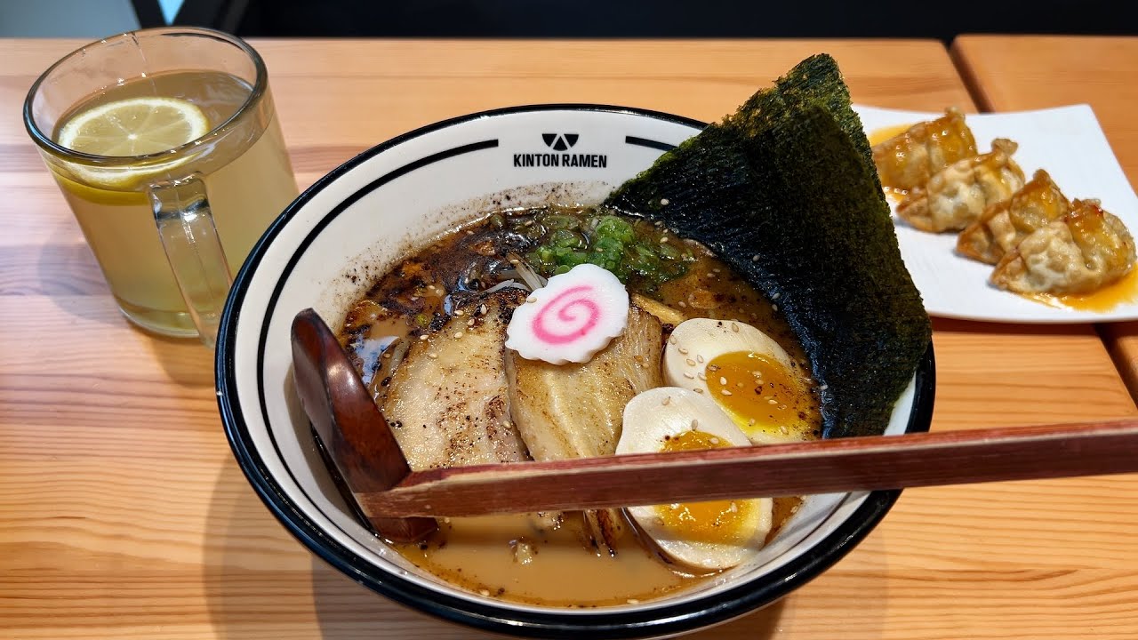 Trying Kinton Ramen Robson | Burnt Shoyu, Crispy Gyoza & Rainy Vancouver Walk