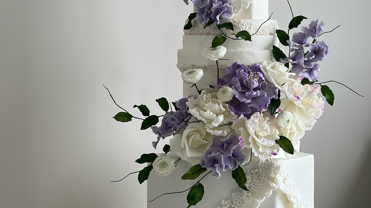 This Wedding Cake Doesn’t Reveal Itself All at Once…