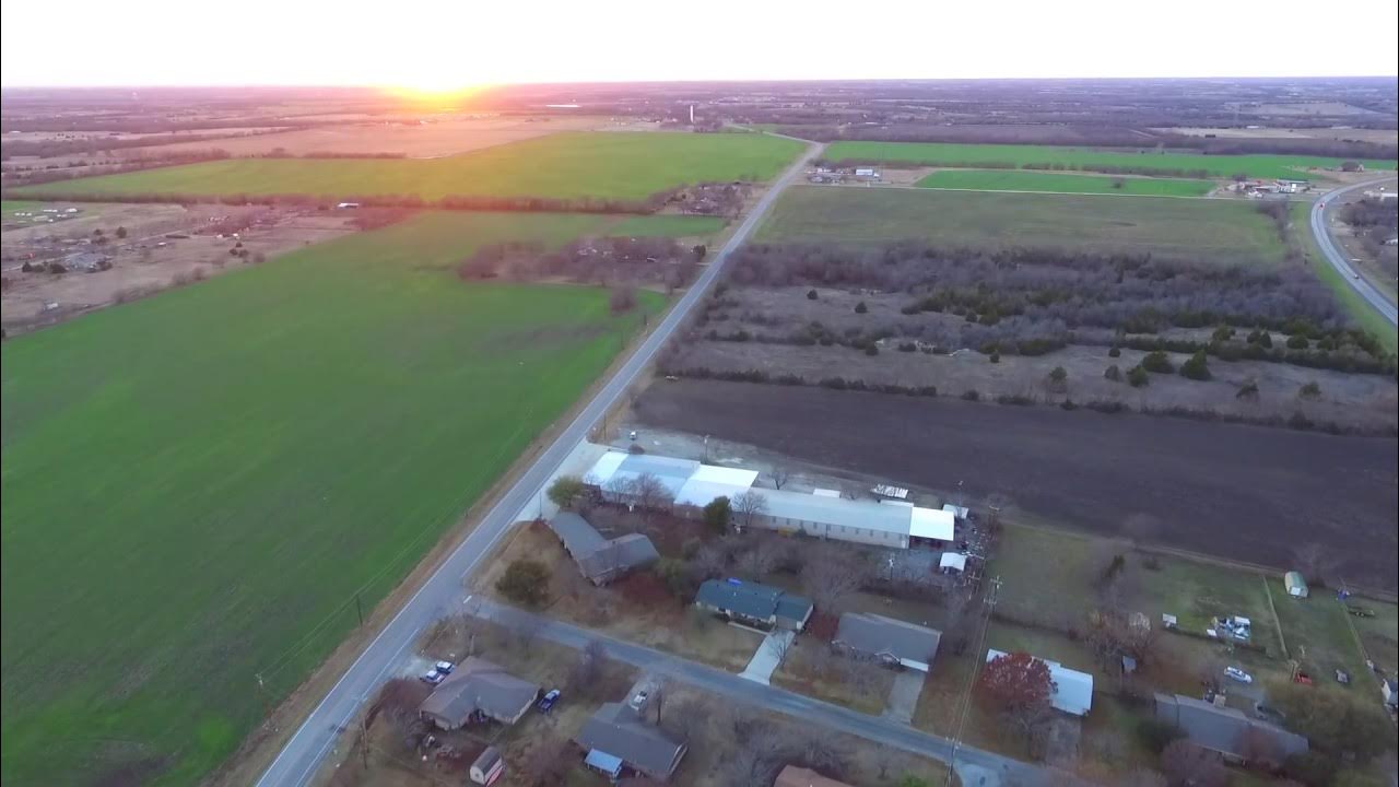 Tom Bean Texas! FM 902 heading West from North Britton St. and Highway