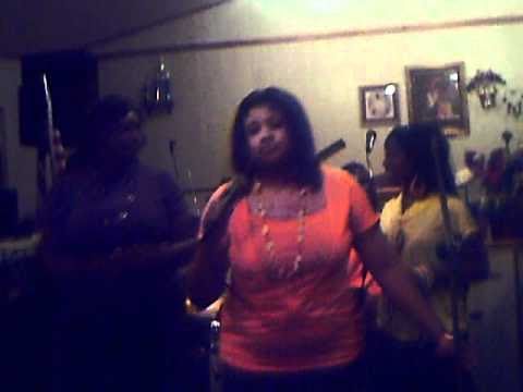 Minister Glenn & the Dynamic Voices singing Lisa K...