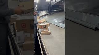 Preloading at UPS #peakseason #preload #preloader #ups #driverhelper #loader