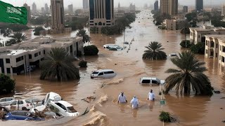 Heavy rains caused disaster in Saudi Arabia today! Streets turn into rivers by floods in Taif, Mecca