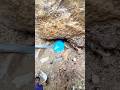 berhasil temukan batu unik dengan warna yang inda saat menggali ditepi gunung #agate #crystals