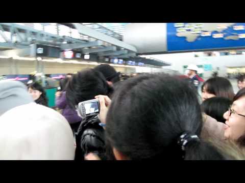 01.01.2010廣州白雲機場送蕭敬騰機3
