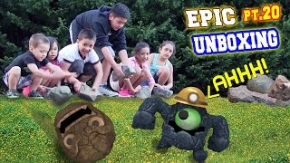 ROLLING ROCKS on ROCKY ROLL! Epic Unboxing Part 20 w/ a REAL SNAKE too! (Skylanders Trap Team)