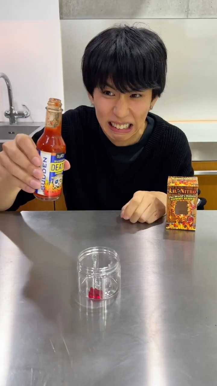 世界一辛いグミを1週間デスソース漬けにして食べてみた。