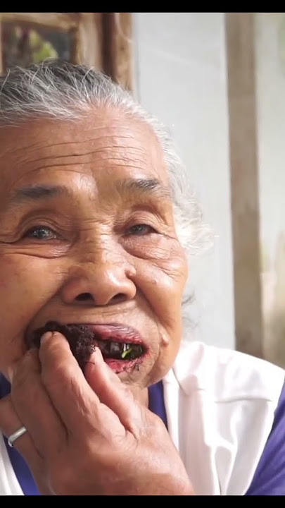 masih menjumpaikah seorang Nenek sedang menginang?