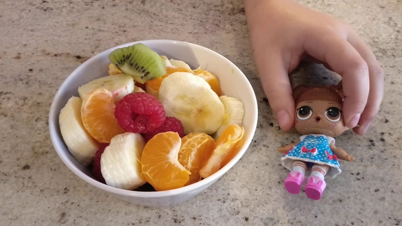 Lol surprise - Kansas qt makes a fruit salad with lil sis