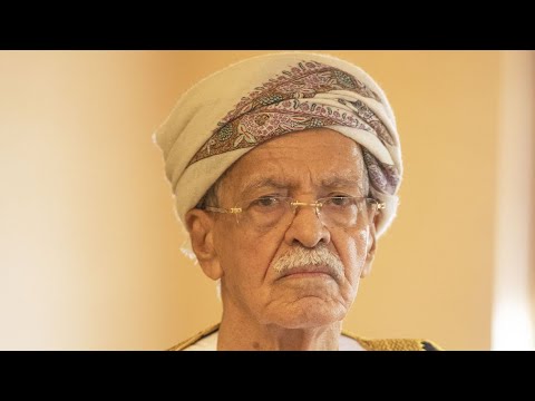 الشيخ سالم بن سعيد بن حمد بن عبدالله آل فنه العريمي من مشايخ ولاية صور بمحافظة جنوب الشرقية