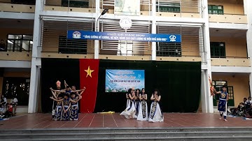 Tiết mục múa lớp 10A4/THPT Nguyễn Văn Cừ. Thị xã Từ Sơn, tỉnh Bắc Ning