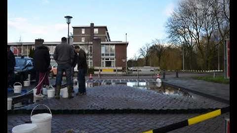 Full scale testing permeable pavement in Utrecht (doorlatende verharding test)