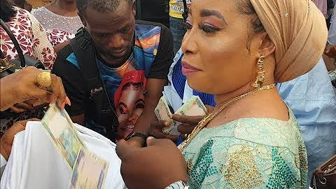 Liz Anjori Show Off Her Dance Moves As Her Super Rich Friends Sprays Money On Her At Her Party