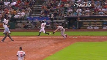 BAL@HOU: Altuve legs out deflected infield single