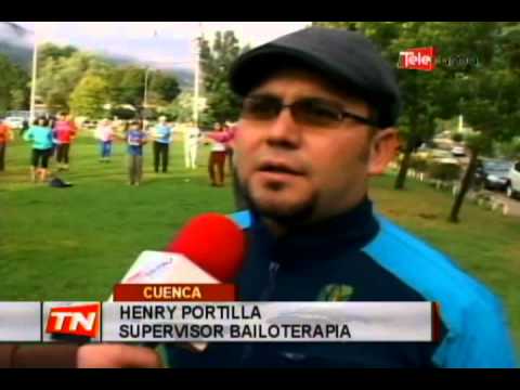Bailoterapia une al barrio con ejercicios