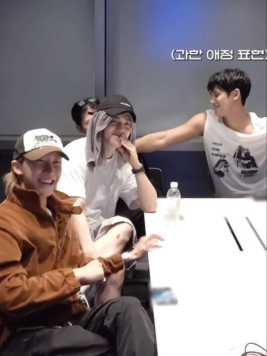 Just MINGYU ready to throw hands on WOOZI teasing him!!🤣😆#SEVENTEEN#MINGYU#WOOZI#THE8#WONWOO