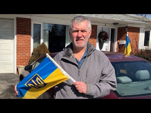 Ontarians say they were targeted for flying Ukrainian flag