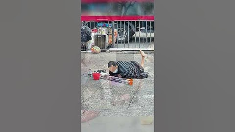 Thumbnail of 乞食 🤧 '冷得我騰騰震' Begger 'Freezing Cold' 尹光 Jackson Wan @GoodHongKong