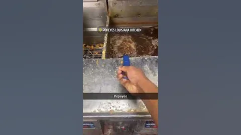 Guy puts ice into fryer at Popeye's fail